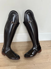 Load image into Gallery viewer, Gallors boot order