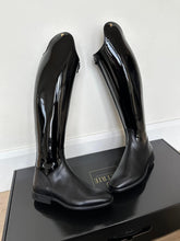 Load image into Gallery viewer, Petrie patent boot to order