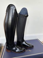 Load image into Gallery viewer, Gallors boot order