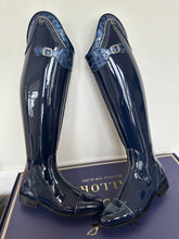 Load image into Gallery viewer, Gallors boot order