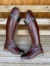 Load image into Gallery viewer, Petrie Athene boot order