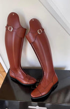 Load image into Gallery viewer, Petrie Athene boot order