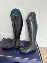 Load image into Gallery viewer, Gallors boot order - Grey