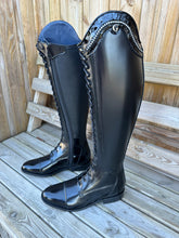 Load image into Gallery viewer, Gallors boot order