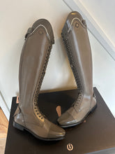 Load image into Gallery viewer, IR Lace boots - Grey
