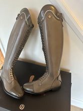 Load image into Gallery viewer, IR Lace boots - Grey
