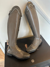 Load image into Gallery viewer, IR Lace boots - Grey
