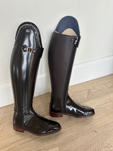 Load image into Gallery viewer, Gallors boot order
