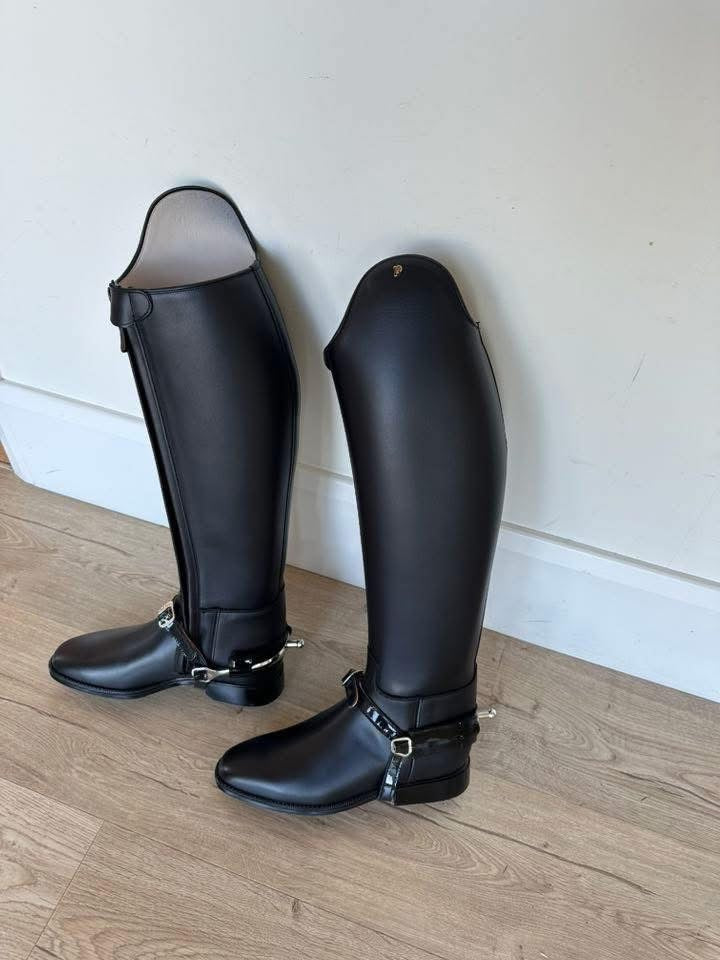 HALF PRICE PETRIE OLYMPIC BOOT.