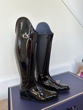 Load image into Gallery viewer, Gallors boot order - Patent black front central zip with brouge top.
